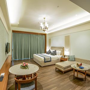 Executive Room King Bed Pool View